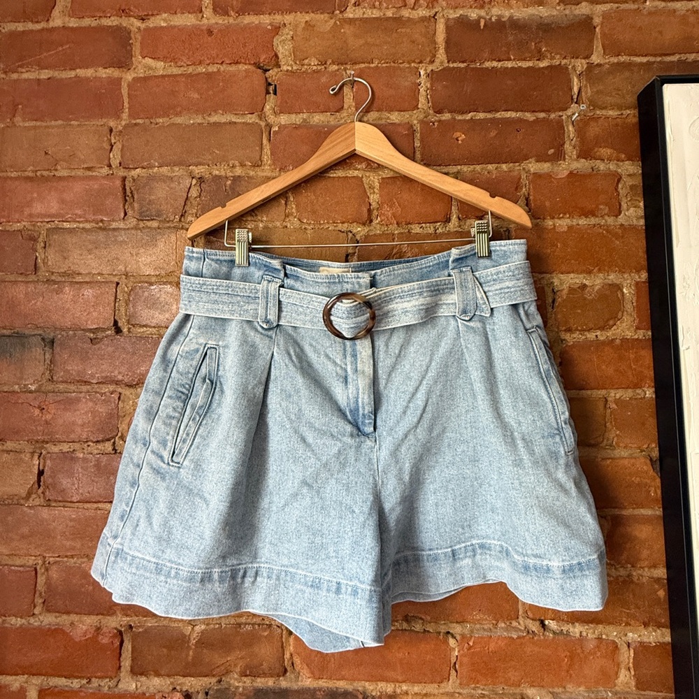 Sézane Rome Denim Short - High-Waist Light Blue with Belt
